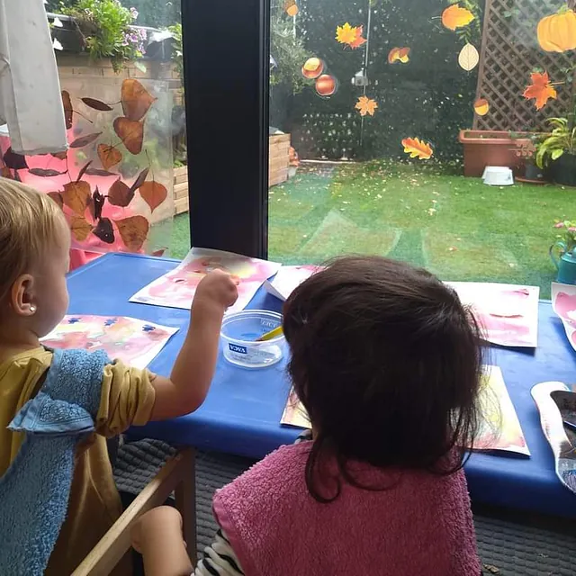 La Casa del Colibrí espcio con pegatinas en cristal